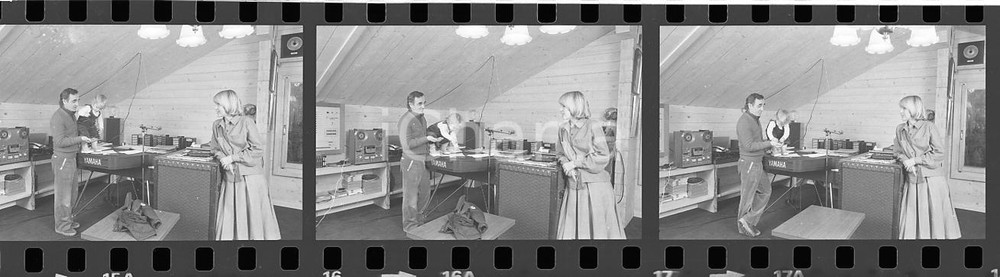35mm LOTTO 3 NEGATIVI*1979 GINEVRA Charles e Nicolas AZNAVOUR Ulla THORSELL (18)