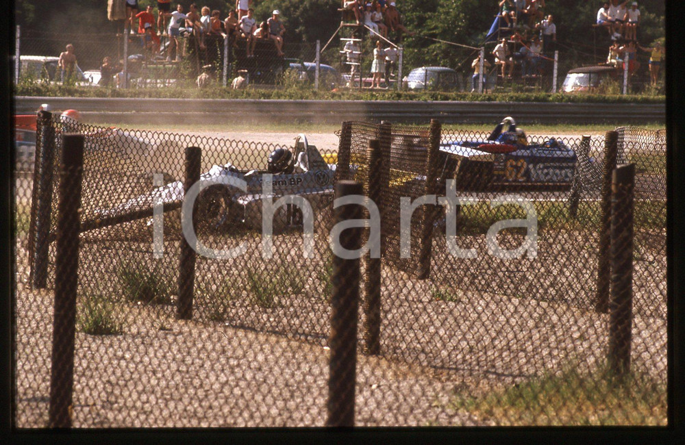 35mm vintage slide* 1984 FORMULA 3 GP MONZA Incidente alla variante ASCARI (6)