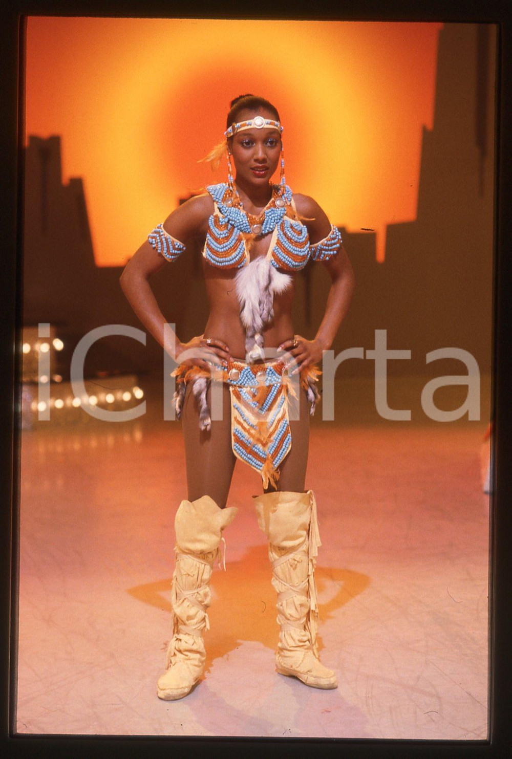 35mm vintage slide* 1985 IL TASTOMATTO Amii STEWART durante un balletto