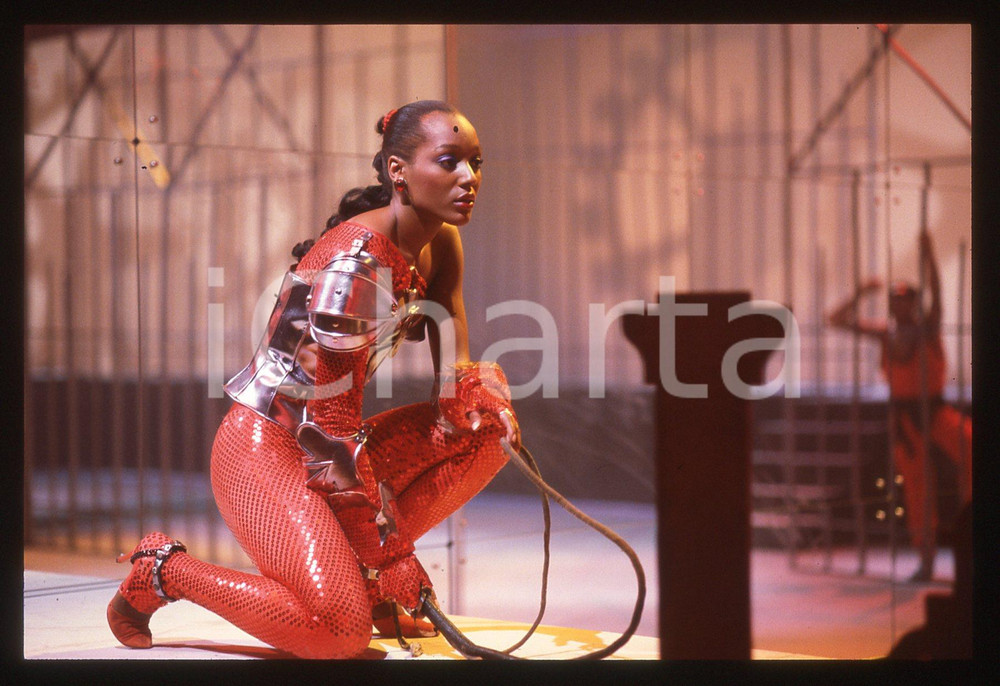 35mm vintage slide* 1985 RAI2 IL TASTOMATTO Amii STEWART durante un balletto (5)