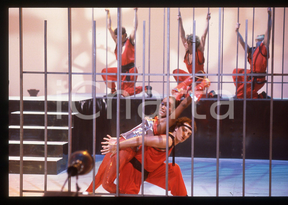 35mm vintage slide* 1985 IL TASTOMATTO Amii STEWART durante un balletto (16)
