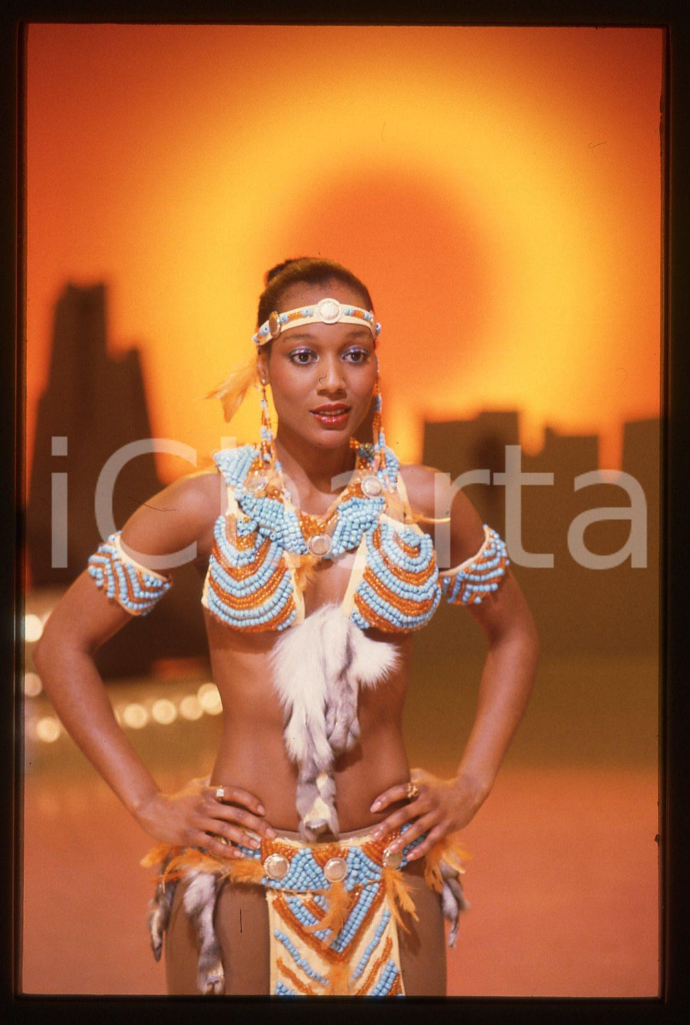 35mm vintage slide* 1985 RAI2 IL TASTOMATTO Amii STEWART durante un balletto 23