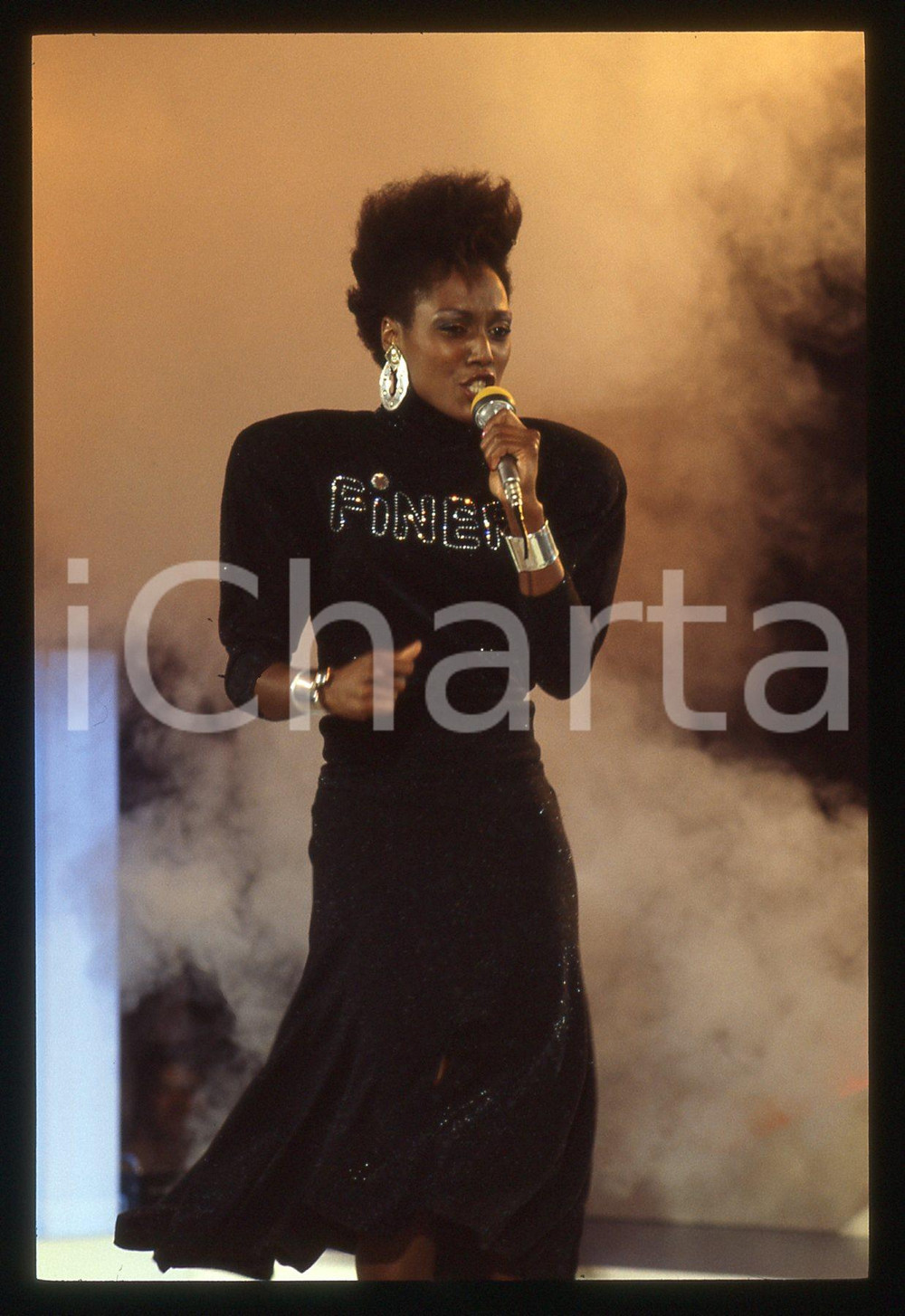 35mm vintage slide* 1985 ca MUSICA Amii STEWART durante un concerto (2)