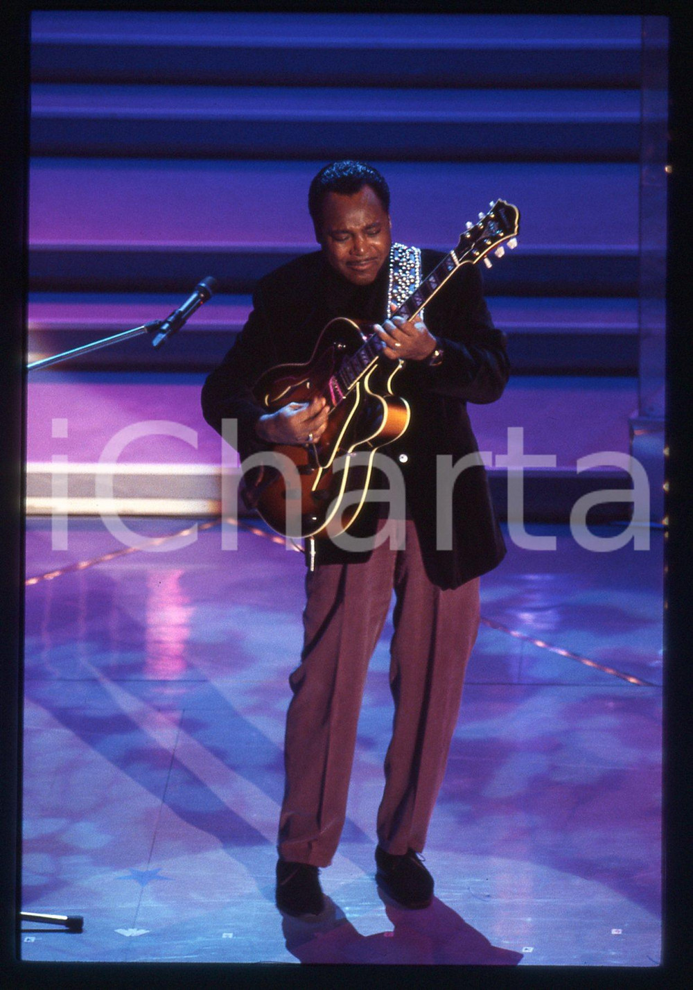 35mm vintage slide* 1996 FESTIVAL DI SANREMO George BENSON sul palco (16)