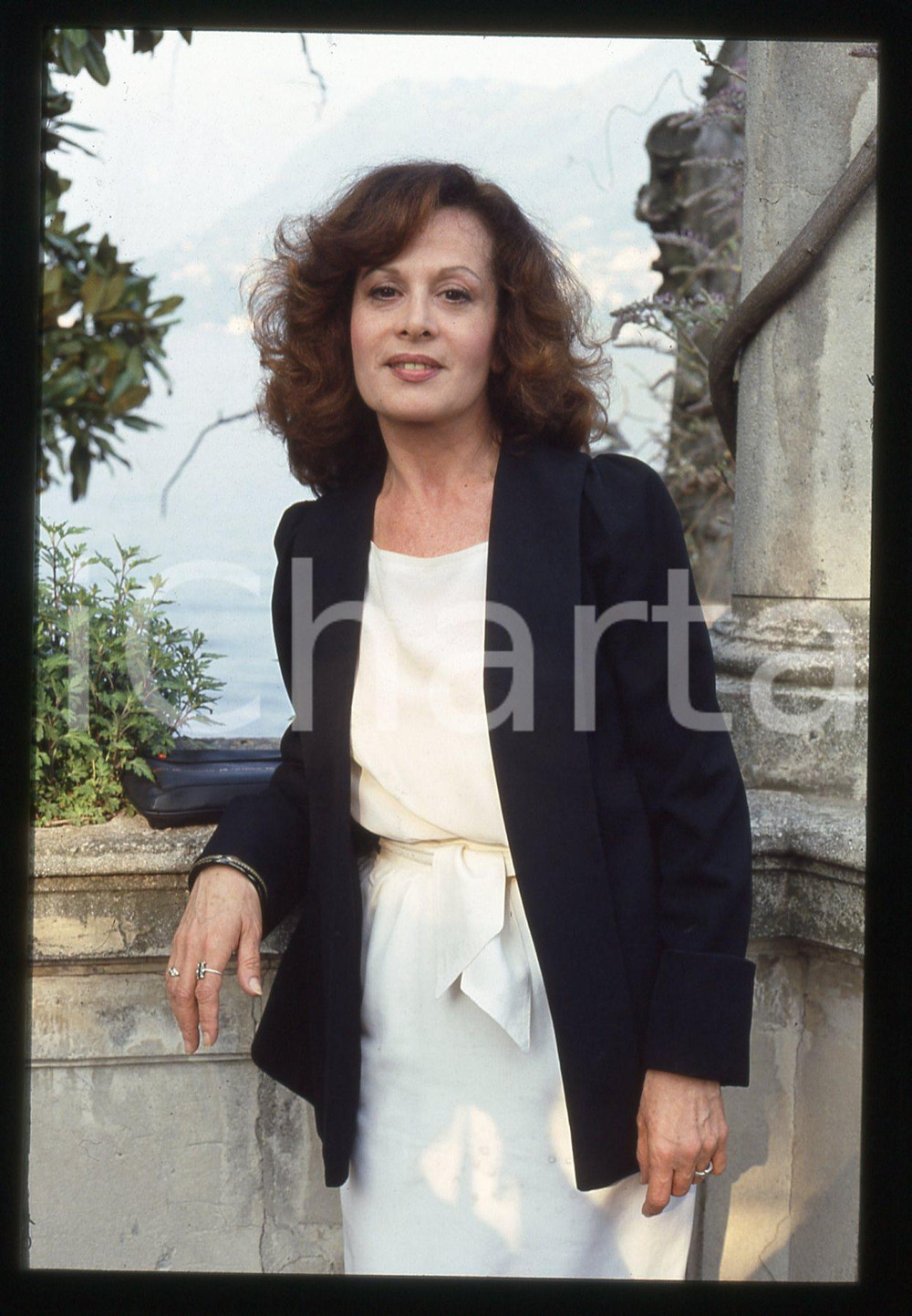 35mm vintage slide* 1990 ca CINEMA ITALIA Maria LABORIT Ritratto dell'attrice 9   Diapositiva d'epoca, in formato 35 mm. CONDIZIONI: GOODTutti i diritti riservati.E' severamente vietata la riproduzione. ICharta mette in vendita, sul negozio eBay e in esclusiva sul sito "icharta" il proprio archivio composto da numerose diapositive e negativi fotografici d'epoca, tutti originali e autentici, che attraversano la storia del costume italiano tra gli la fine degli anni Sessanta e Novanta.Si tratta di uno sguardo inedito sull'attualit&agrave;, la politica, la vita quotidiana, il gossip e la cultura, che fotografa il cambiamento della nazione in quest'ultimo scorcio del XX secolo. Un'occasione unica per il mercato del collezionismo, che vede finalmente disponibile un archivio eccezionale per vastit&agrave;, tematiche e condizioni, in un settore (il negativo fotografico e la diapositiva) di assoluta novit&agrave; e dalle interessanti prospettive di investimento.  originale e autentica 1