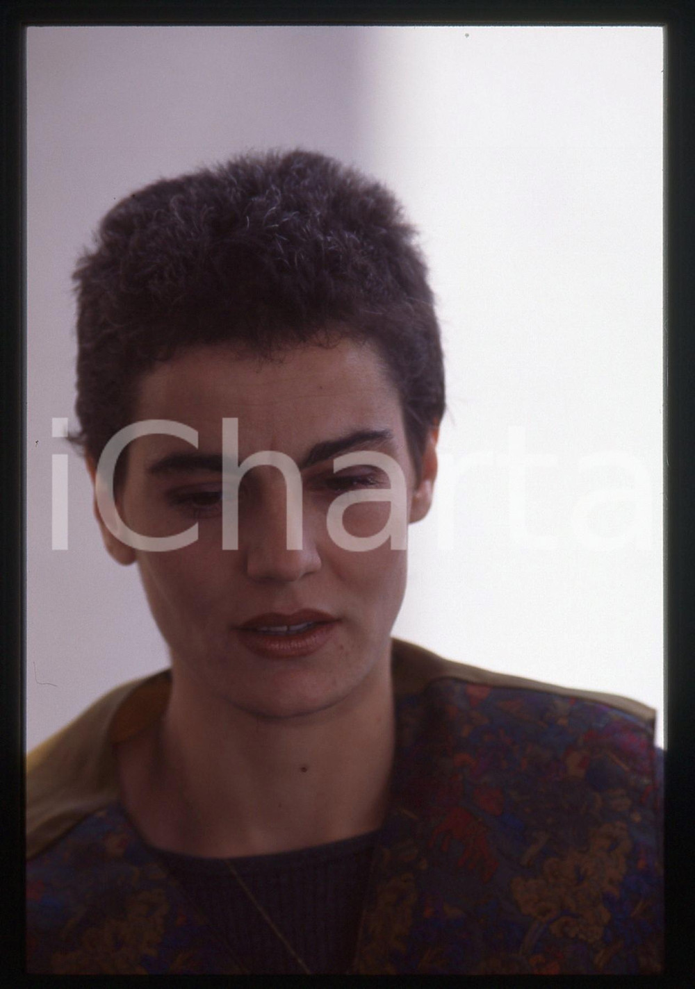 35mm vintage slide* 1995 ca CINEMA Maia MORGENSTERN Ritratto dell'attrice   Diapositiva d'epoca, in formato 35 mm. CONDIZIONI: GOODTutti i diritti riservati.E' severamente vietata la riproduzione. ICharta mette in vendita, sul negozio eBay e in esclusiva sul sito "icharta" il proprio archivio composto da numerose diapositive e negativi fotografici d'epoca, tutti originali e autentici, che attraversano la storia del costume italiano tra gli la fine degli anni Sessanta e Novanta.Si tratta di uno sguardo inedito sull'attualit&agrave;, la politica, la vita quotidiana, il gossip e la cultura, che fotografa il cambiamento della nazione in quest'ultimo scorcio del XX secolo. Un'occasione unica per il mercato del collezionismo, che vede finalmente disponibile un archivio eccezionale per vastit&agrave;, tematiche e condizioni, in un settore (il negativo fotografico e la diapositiva) di assoluta novit&agrave; e dalle interessanti prospettive di investimento.  originale e autentica 1