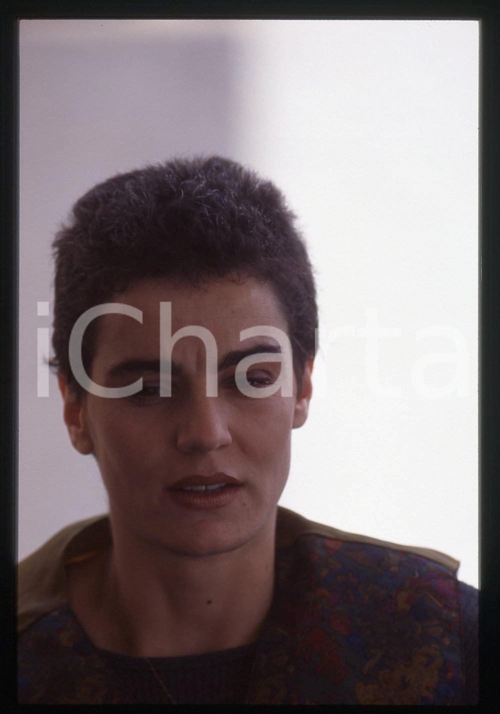 35mm vintage slide* 1995 ca CINEMA Maia MORGENSTERN Ritratto dell'attrice (2)   Diapositiva d'epoca, in formato 35 mm. CONDIZIONI: GOODTutti i diritti riservati.E' severamente vietata la riproduzione. ICharta mette in vendita, sul negozio eBay e in esclusiva sul sito "icharta" il proprio archivio composto da numerose diapositive e negativi fotografici d'epoca, tutti originali e autentici, che attraversano la storia del costume italiano tra gli la fine degli anni Sessanta e Novanta.Si tratta di uno sguardo inedito sull'attualit&agrave;, la politica, la vita quotidiana, il gossip e la cultura, che fotografa il cambiamento della nazione in quest'ultimo scorcio del XX secolo. Un'occasione unica per il mercato del collezionismo, che vede finalmente disponibile un archivio eccezionale per vastit&agrave;, tematiche e condizioni, in un settore (il negativo fotografico e la diapositiva) di assoluta novit&agrave; e dalle interessanti prospettive di investimento.  originale e autentica 1