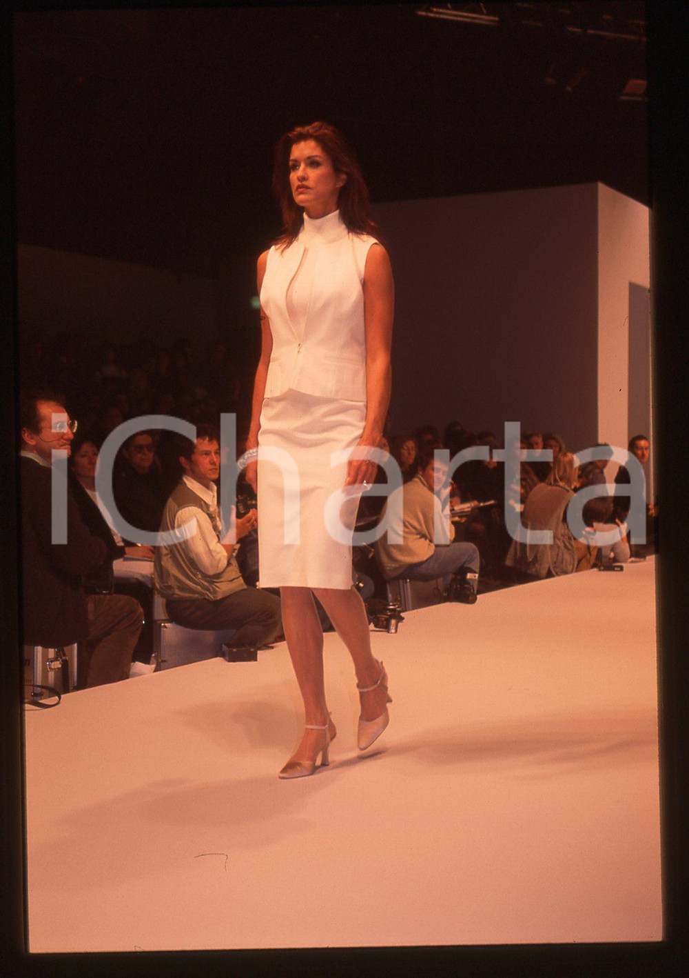 35mm vintage slide* 1990 ca MILANO Janice DICKINSON Top model in passerella 5