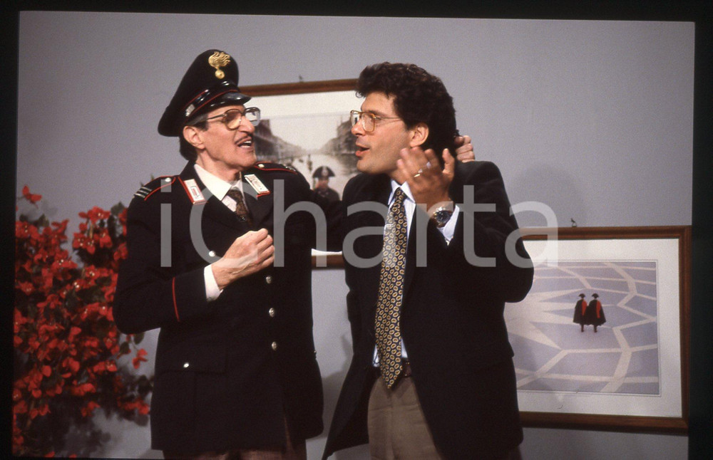 Fotografia d epoca originale 35mm vintage slide 1985 ca RAI Ciccio INGRASSIA Fabrizio FRIZZI Sketch comico 1 1