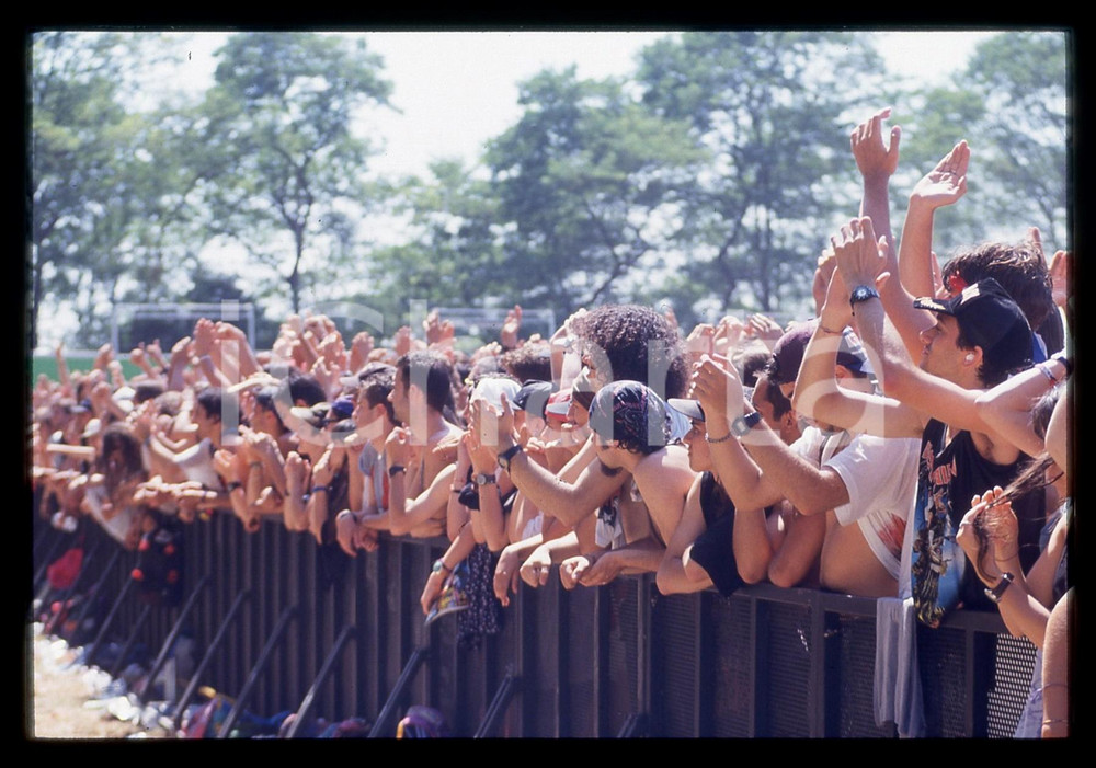 35mm vintage slide* 1994 SONORIA FESTIVAL Milano - Pubblico del concerto (14)