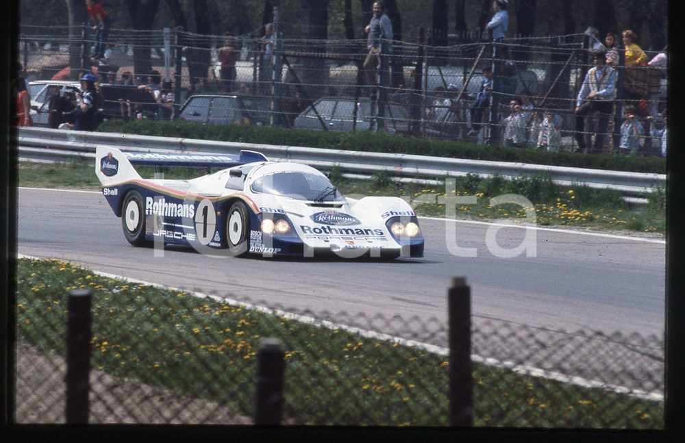 Fotografia d epoca originale 35mm vintage slide 1984 1000 KM MONZA PORSCHE 956 ROTHMANS durante la gara 1