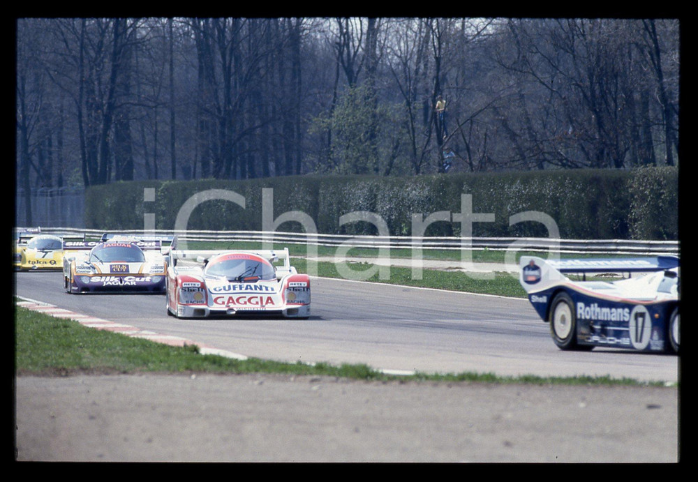 35mm vintage slide* 1987 1000 KM MONZA PORSCHE 962C Brun Motorsport - Gara   Diapositiva d'epoca, in formato 35 mm. CONDIZIONI: GOODTutti i diritti riservati.E' severamente vietata la riproduzione. ICharta mette in vendita, sul negozio eBay e in esclusiva sul sito "icharta" il proprio archivio composto da numerose diapositive e negativi fotografici d'epoca, tutti originali e autentici, che attraversano la storia del costume italiano tra gli la fine degli anni Sessanta e Novanta.Si tratta di uno sguardo inedito sull'attualit&agrave;, la politica, la vita quotidiana, il gossip e la cultura, che fotografa il cambiamento della nazione in quest'ultimo scorcio del XX secolo. Un'occasione unica per il mercato del collezionismo, che vede finalmente disponibile un archivio eccezionale per vastit&agrave;, tematiche e condizioni, in un settore (il negativo fotografico e la diapositiva) di assoluta novit&agrave; e dalle interessanti prospettive di investimento.     originale e autentica 1