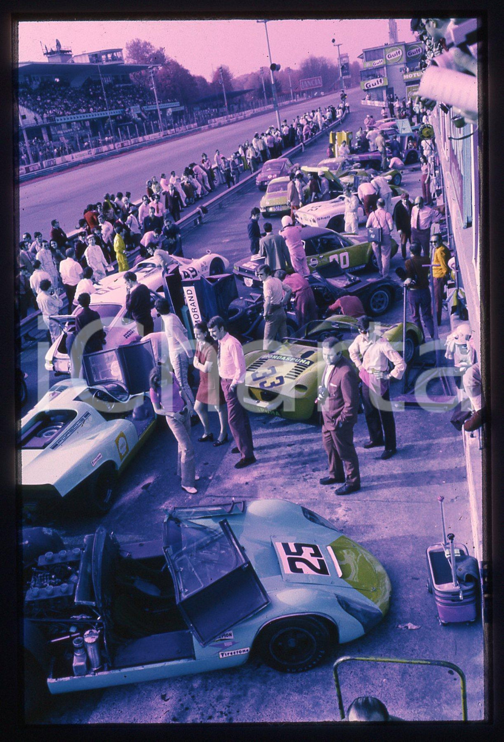 35mm vintage slide* 1970 1000 KM MONZA Parco chiuso dopo la gara