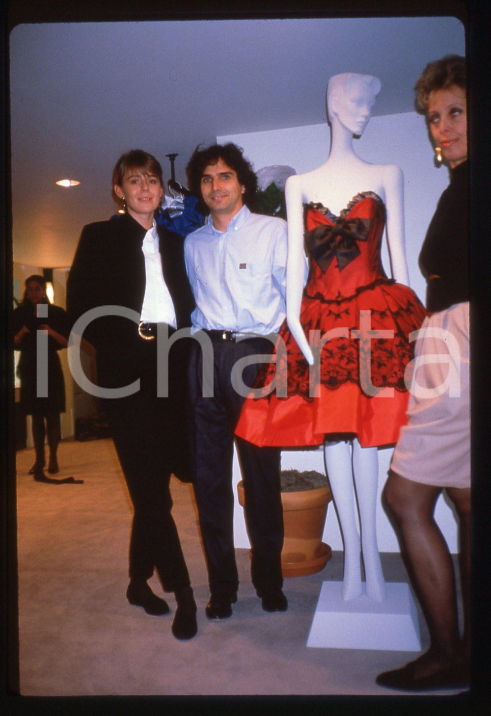35mm vintage slide* 1985 ca COSTUME Nelson PIQUET con Katherine VALENTIN (6)