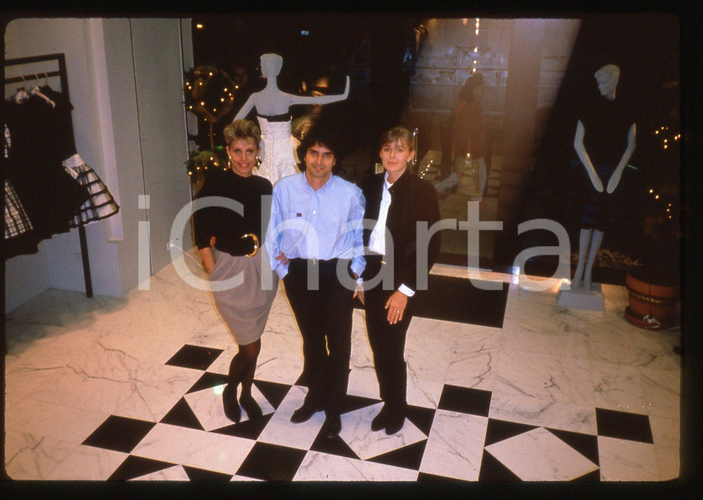 35mm vintage slide* 1985 ca COSTUME Nelson PIQUET con Katherine VALENTIN (15)