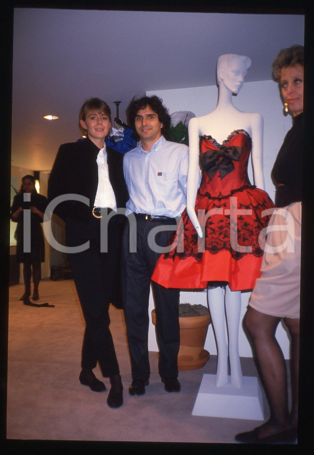 35mm vintage slide* 1985 ca COSTUME Nelson PIQUET con Katherine VALENTIN (18)