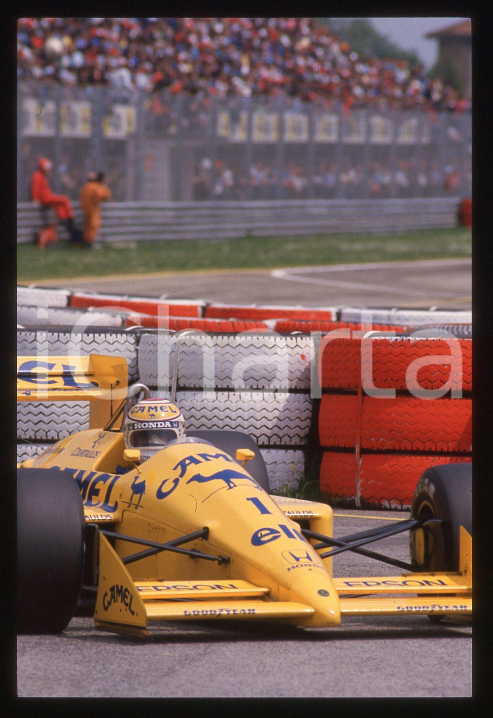 35mm vintage slide* 1988 FORMULA1 Nelson PIQUET su LOTUS 100T durante una gara 2
