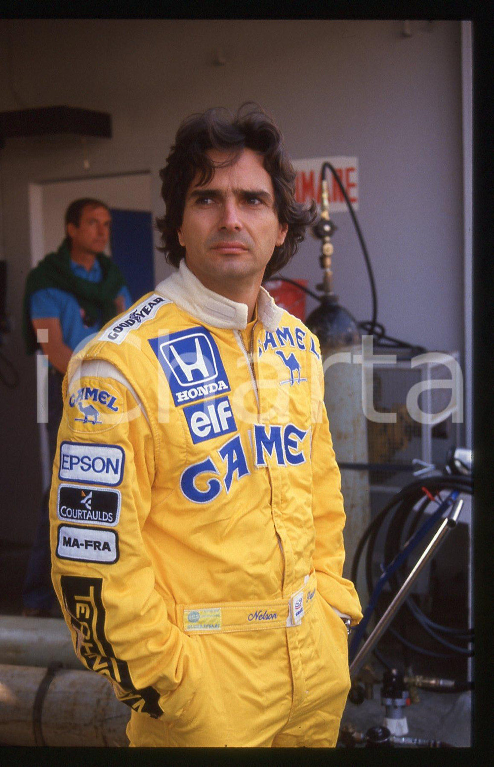 35mm vintage slide* 1988 GRAN PREMIO MONZA Nelson PIQUET Ritratto del pilota (7)   CONDIZIONI: GOODTutti i diritti riservati.E' severamente vietata la riproduzione. ICharta mette in vendita, sul negozio eBay e in esclusiva sul sito "icharta" il proprio archivio composto da numerose diapositive e negativi fotografici d'epoca, tutti originali e autentici, che attraversano la storia del costume italiano tra gli la fine degli anni Sessanta e Novanta.Si tratta di uno sguardo inedito sull'attualit&agrave;, la politica, la vita quotidiana, il gossip e la cultura, che fotografa il cambiamento della nazione in quest'ultimo scorcio del XX secolo. Un'occasione unica per il mercato del collezionismo, che vede finalmente disponibile un archivio eccezionale per vastit&agrave;, tematiche e condizioni, in un settore (il negativo fotografico e la diapositiva) di assoluta novit&agrave; e dalle interessanti prospettive di investimento.     originale e autentica 1