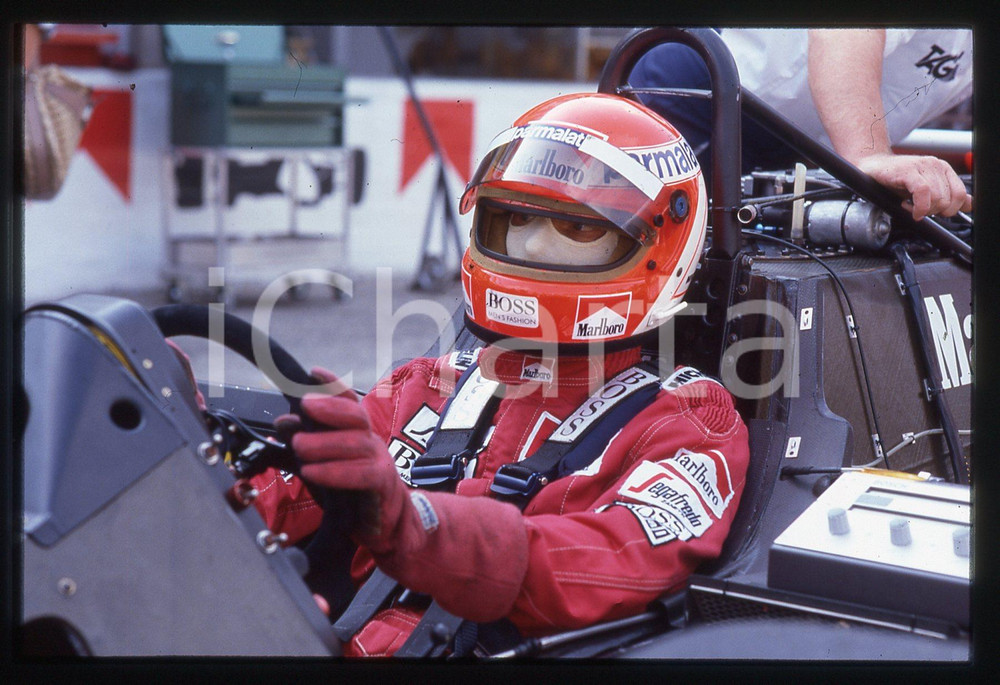 Fotografia d epoca originale 35mm vintage slide 1984 GRAN PREMIO MONZA Niki LAUDA su MCLAREN MP4/2 ai box 1