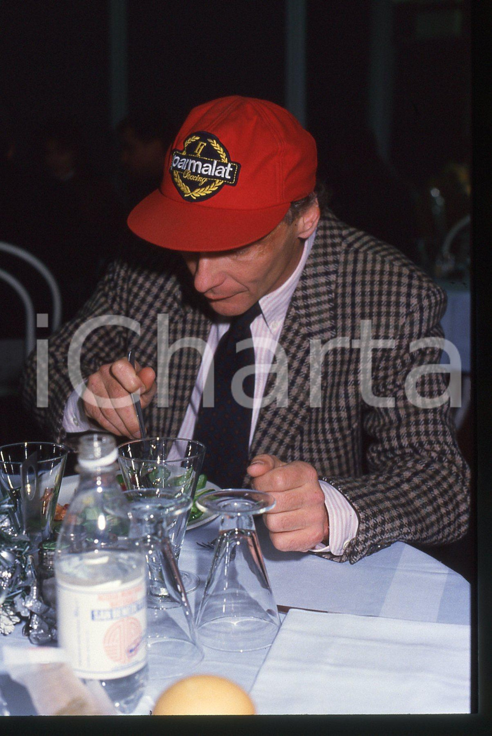 Fotografia d epoca originale 35mm vintage slide 1988 FORMULA1 Niki LAUDA ritratto durante un pranzo 1