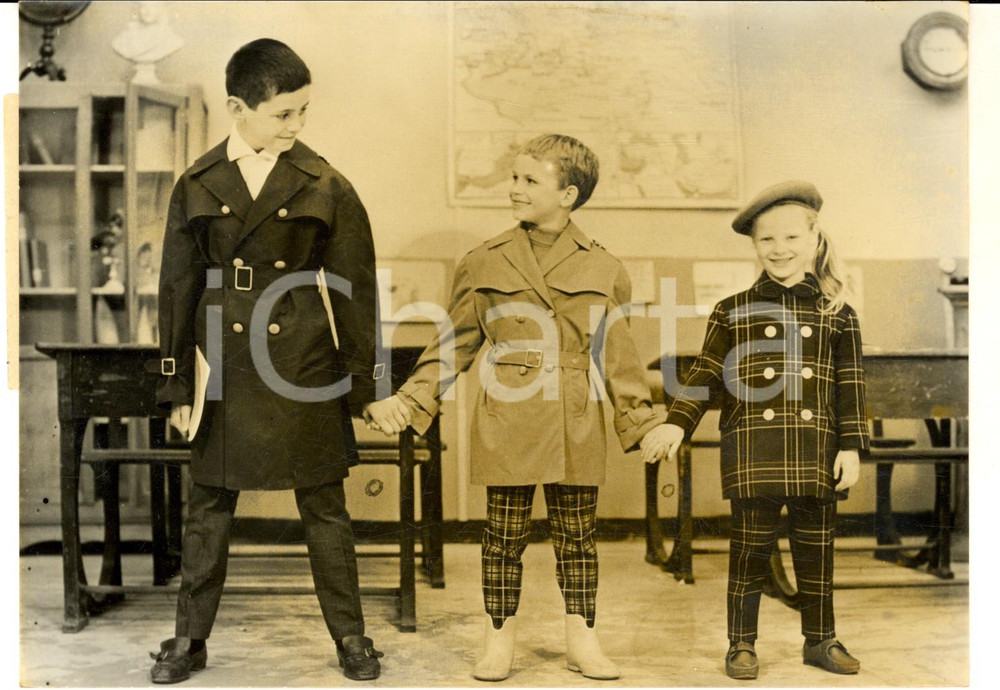 1962 PARIS MODE ENFANCE Vêtements pour la rentrée - Photo 18x13 cm