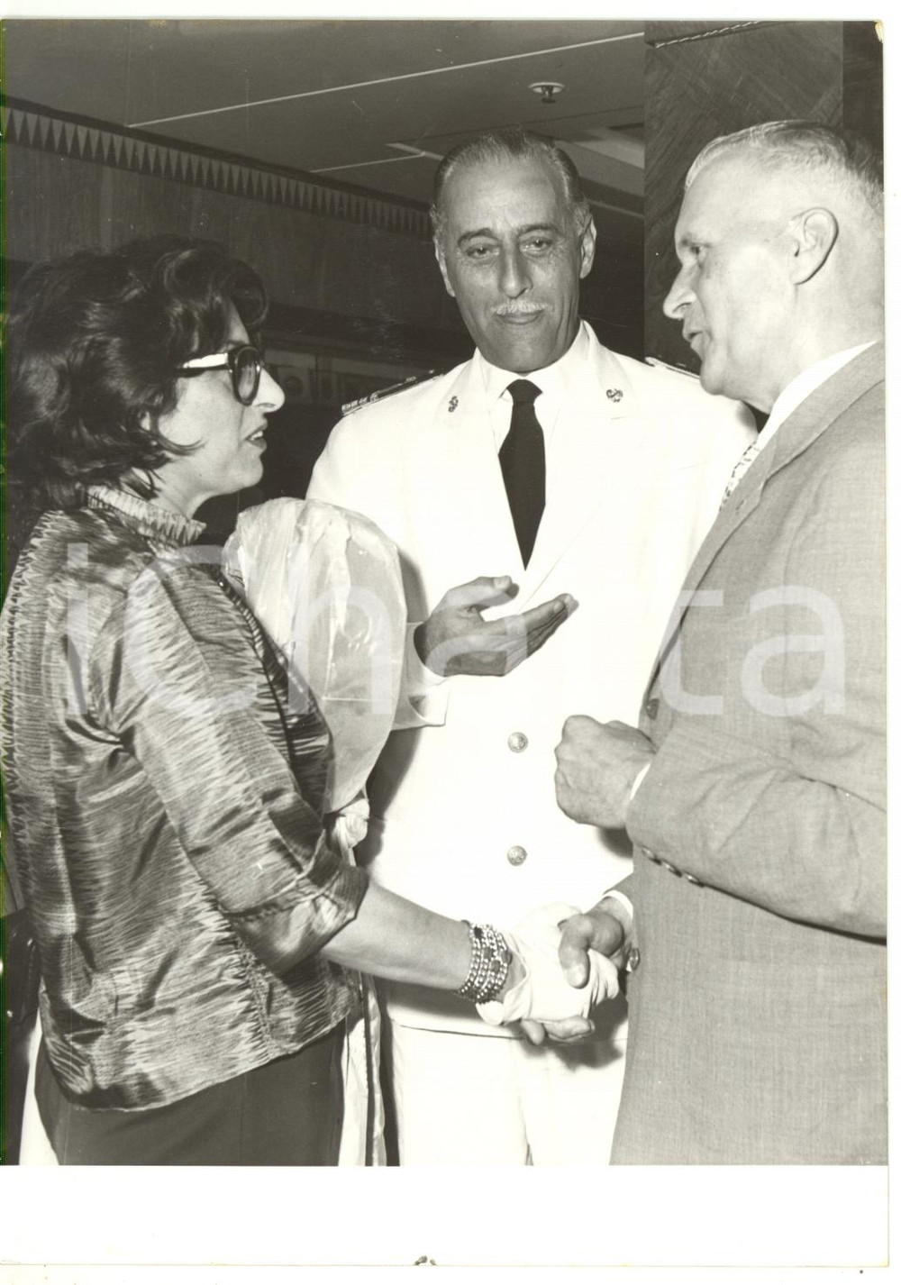 1959 NAPOLI - T/N CRISTOFORO COLOMBO Anna MAGNANI con il comandante della nave