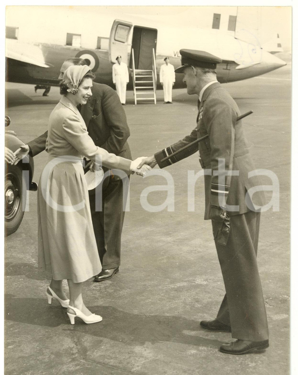 1953 LONDON AIRPORT Queen ELIZABETH II leaving for State visit in IRELAND *Photo
