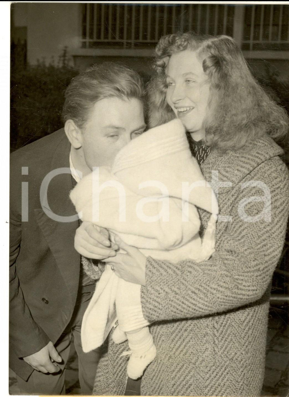 1960 PARIS Enfant Nicole BERY kidnappÃ©e et retrouvÃ©e *Photo 12x17 cm Fotografia d'epoca.  CONDIZIONI: G      originale e autentica 1