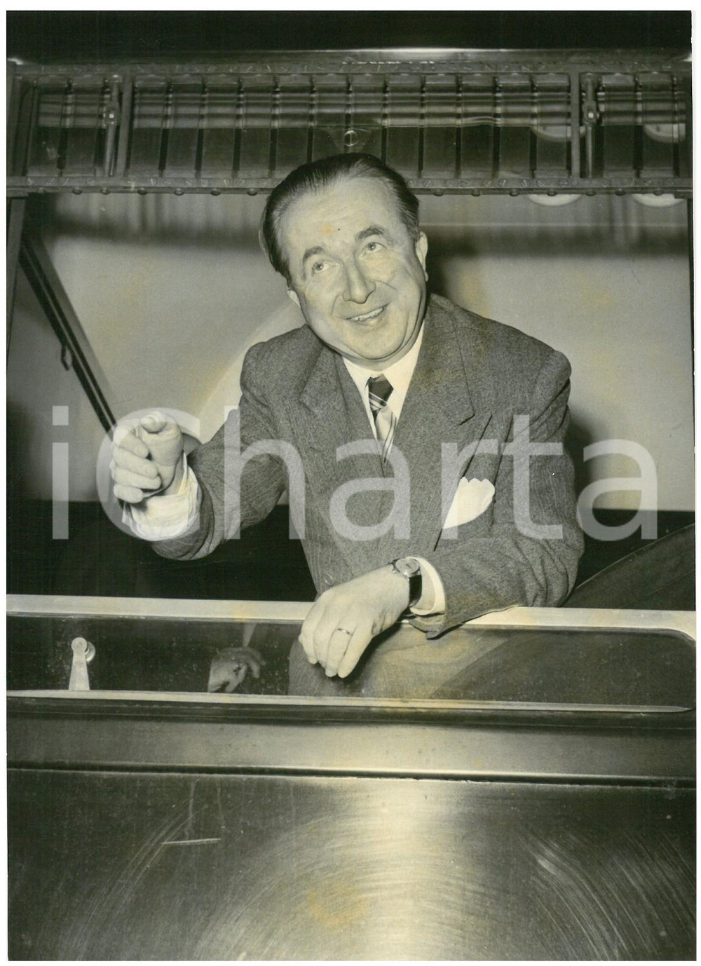 1953 ROMA Giuseppe PELLA saluta dal treno in partenza per L'AIA *Foto 13x18 cm