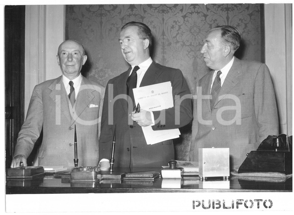 1953 ROMA Costantino BRESCIANI TURRONI - Giuseppe PELLA - Ezio VANONI *Foto Fotografia d'epoca con didascalia coeva al verso.  CONDIZIONI: G CONDIZIONI: 18x13 cm    originale e autentica 1