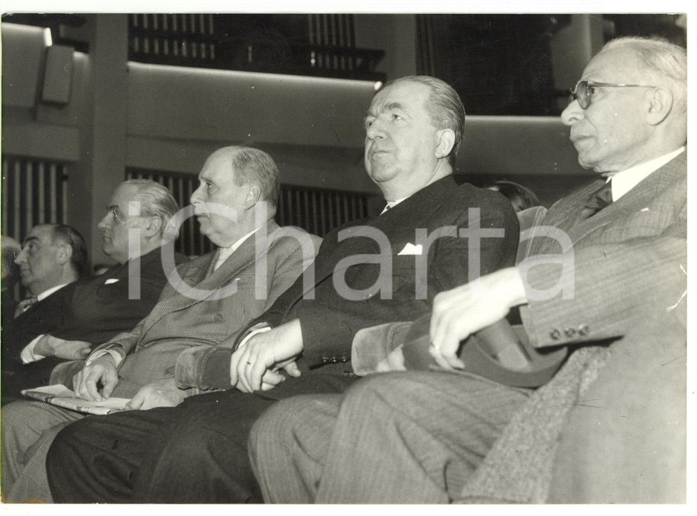 1958 ROMA - CIDA Gaspare AMBROSINI - Giuseppe PELLA - Salvatore REBECCHINI *Foto Fotografia d'epoca con didascalia coeva al verso.  CONDIZIONI: G (ma lieve ondulazione) CONDIZIONI: 18x13 cm    originale e autentica 1