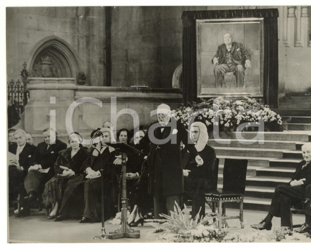 1954 LONDON Sir Winston CHURCHILL with his unveiled portrait - Photo 20x15 cm