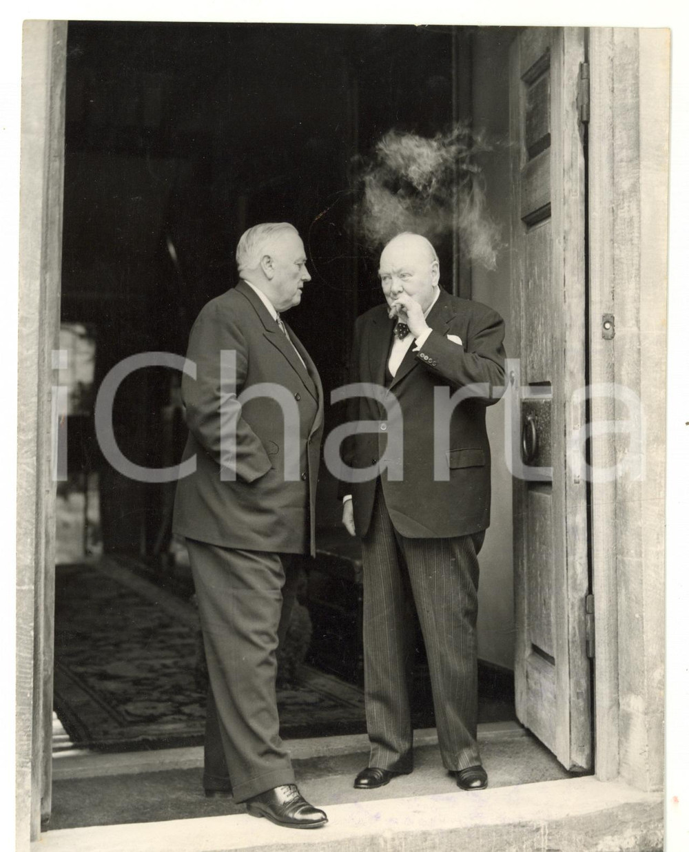 1954 LONDON Sir Winston CHURCHILL talking with Alexander WILEY *Photo 15x20