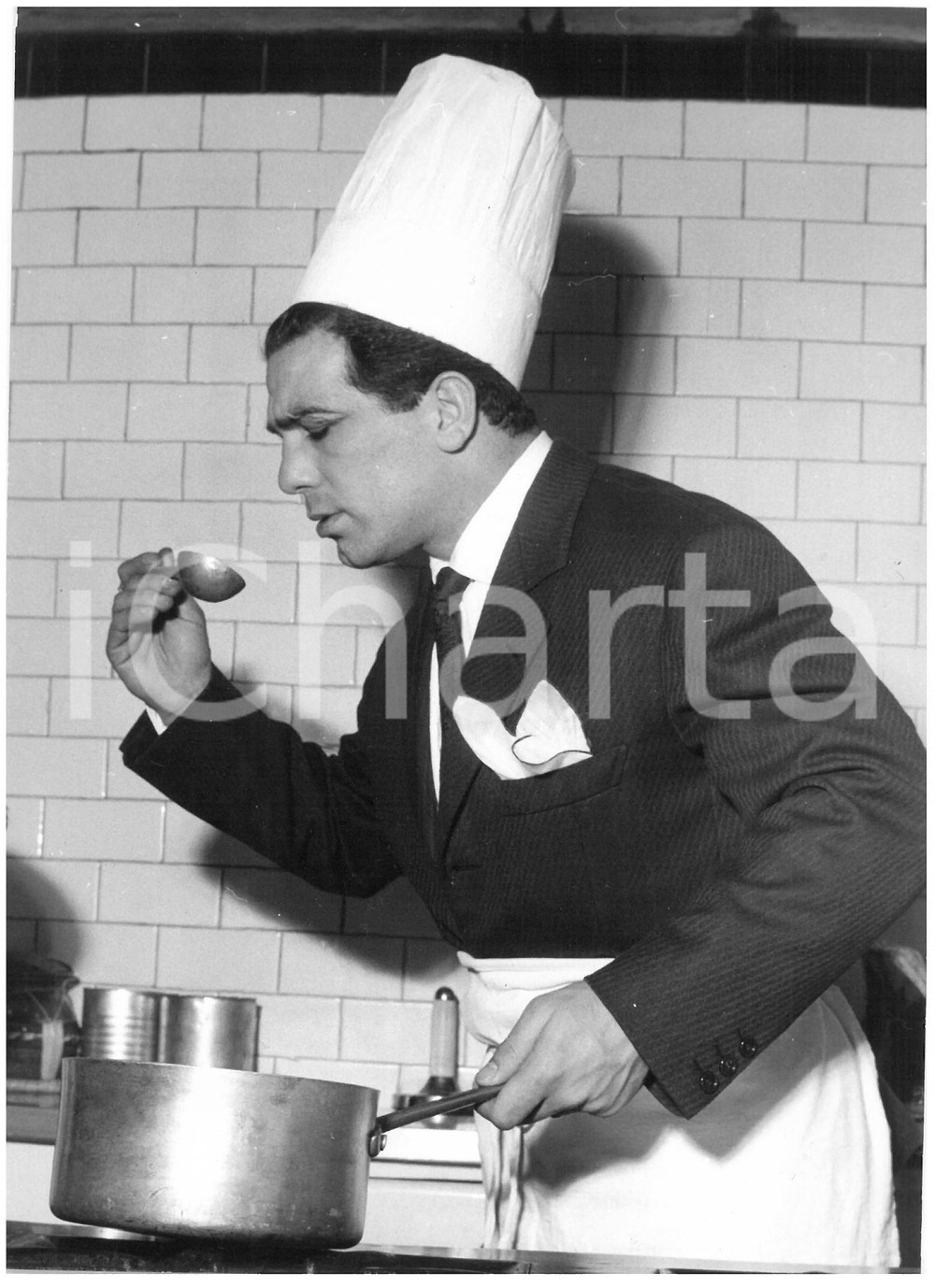 1958 MILANO Antica Trattoria Triestina - Duilio LOI ai fornelli - Foto 13x18 cm