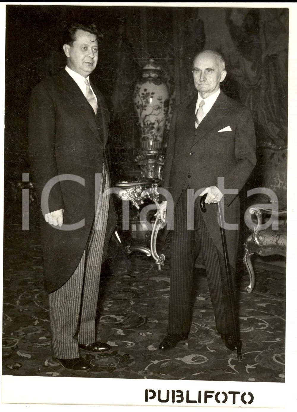 1954 ROMA Ministro Dimitru OLTEANU presenta le credenziali a Luigi EINAUDI