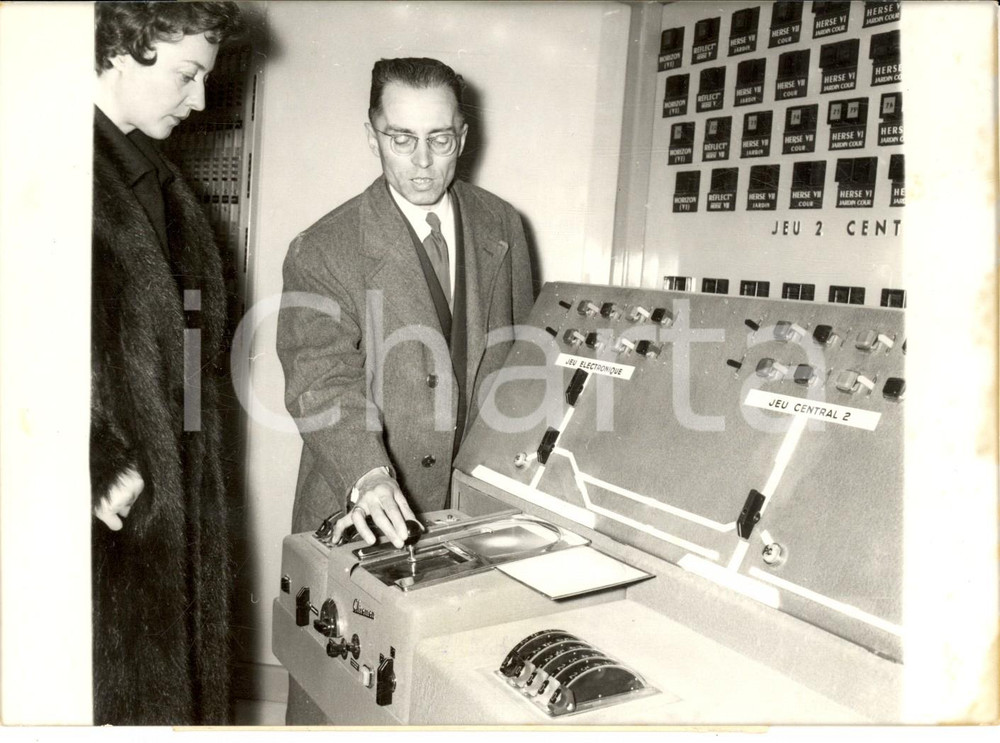 Fotografia d epoca originale 1954 VERSAILLES OpÃ©ra GABRIEL  Le jeu d orgue restaurÃ© pour la reine Elizabeth 1