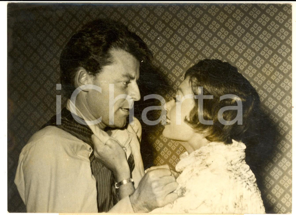 1957 CINEMA "Montparnasse" - GÃ©rard PHILIPE e Lilli PALMER - Foto 17x12 cm Fotografia d'epoca con didascalia coeva.  CONDIZIONI: G FORMATO:  17x12 cm    originale e autentica 1