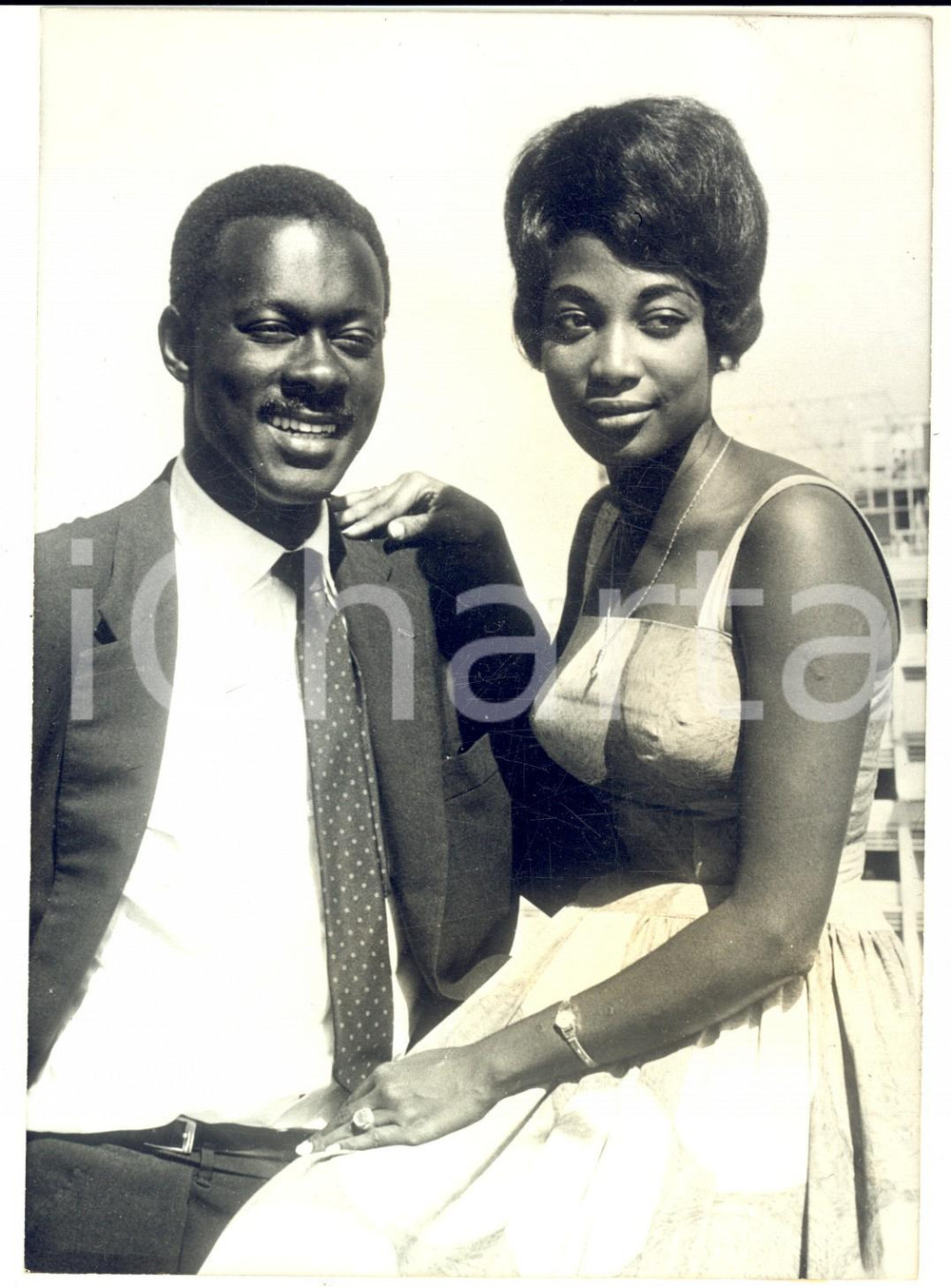 1962 Festival di CANNES - "LibertÃ© I" - Nanette SENGHOR e Iba GUEYE *Foto Fotografia d'epoca, con didascalia coeva. CONDIZIONI: POOR (rigature superficiali)FORMATO: 13x18 cm    originale e autentica 1