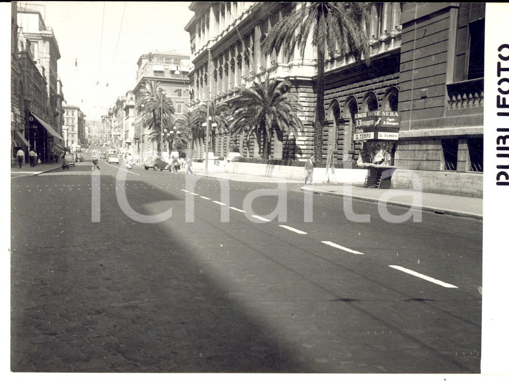 Luglio 1955 ROMA Strade deserte per il caldo *Fotografia ARTISTICA 18x13 cm Fotografia d'epoca.  CONDIZIONI: G    originale e autentica 1