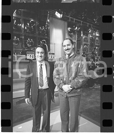 Fotografia d epoca originale 35mm LOTTO 1 NEGATIVO  1984 RAI 1 TEST Emilio FEDE ritratto con ospite 1