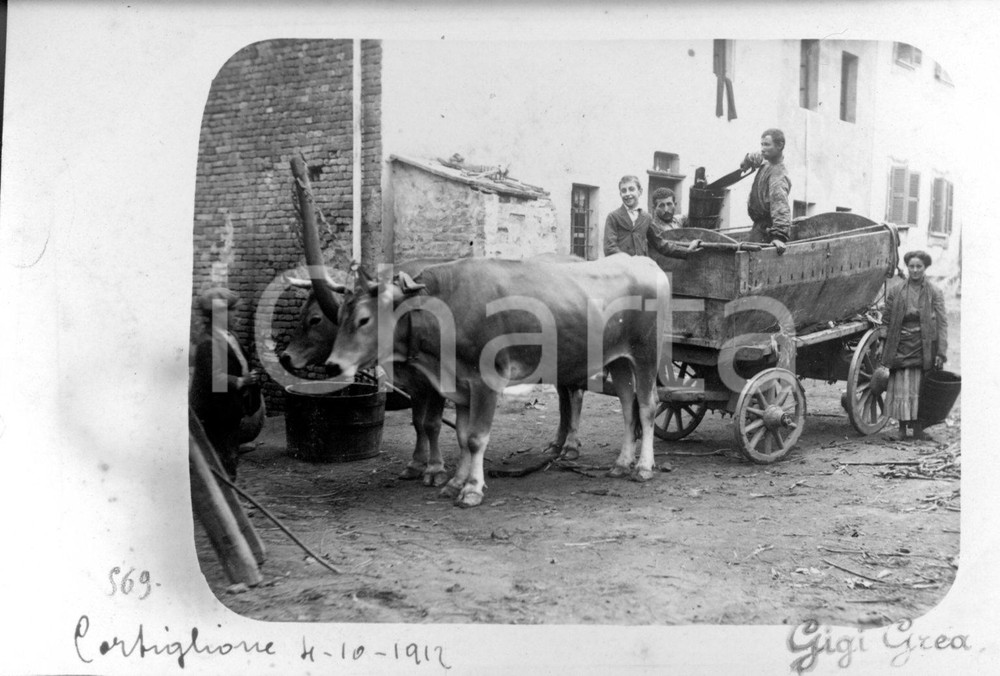 1912 CORTIGLIONE (AT) Contadini su carro trainato da buoi *Foto cartolina Non viaggiataCONDIZIONI: G  NOTA BENE: TUTTI I DIRITTI RISERVATI;E' VIETATA LA RIPRODUZIONE    originale e autentica 1