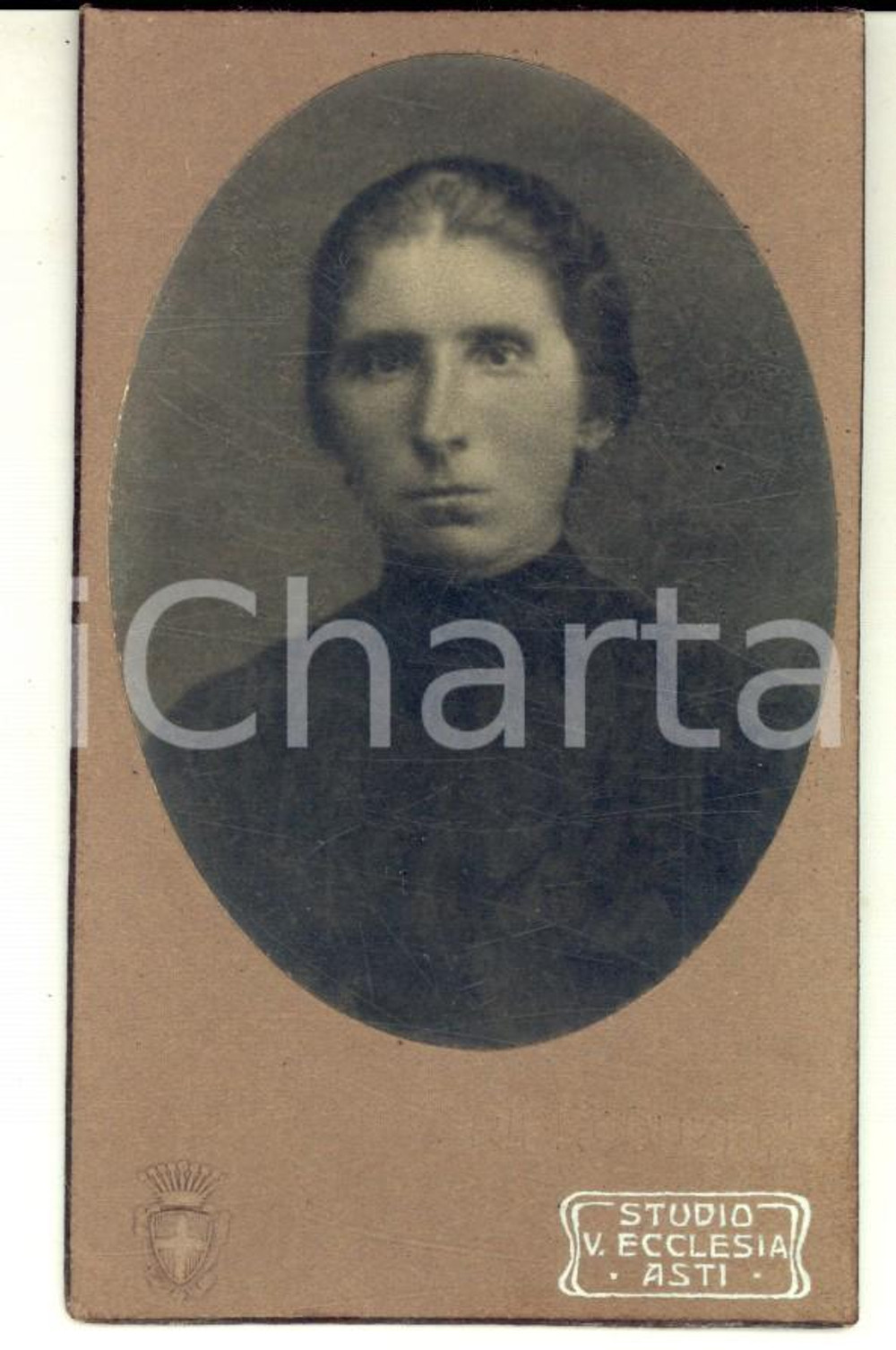 1915 ca ASTI Ritratto di donna in abito scuro *Foto Vittorio ECCLESIA CDV
