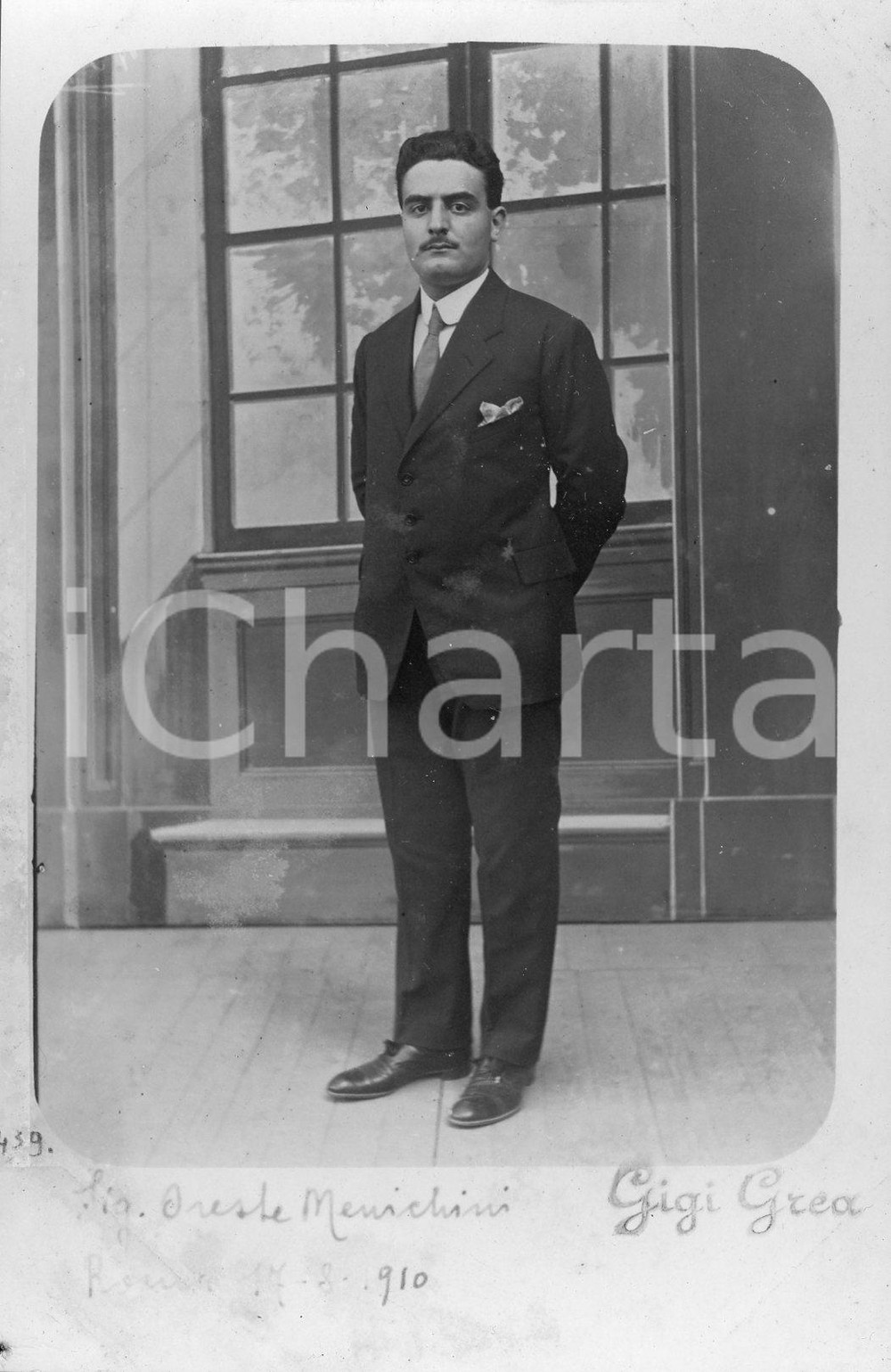 1910 ROMA Ritratto di ORESTE MENICHINI su fondale dipinto *Fotocartolina