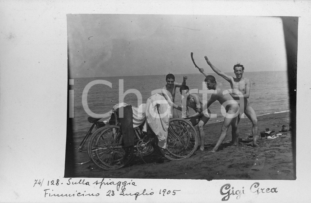 1905 ROMA FIUMICINO Nudismo e giochi tra amici in spiaggia *Omosessualità