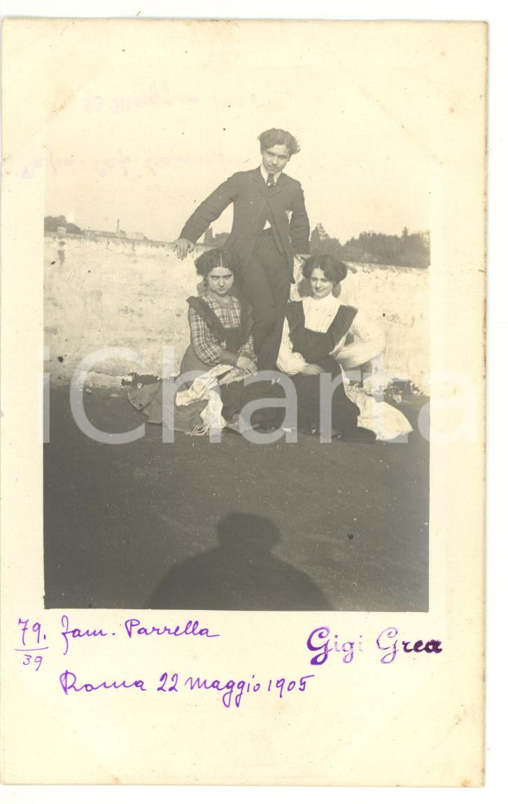 1905 ROMA Famiglia PARRELLA in abiti da passeggio *Fotocartolina