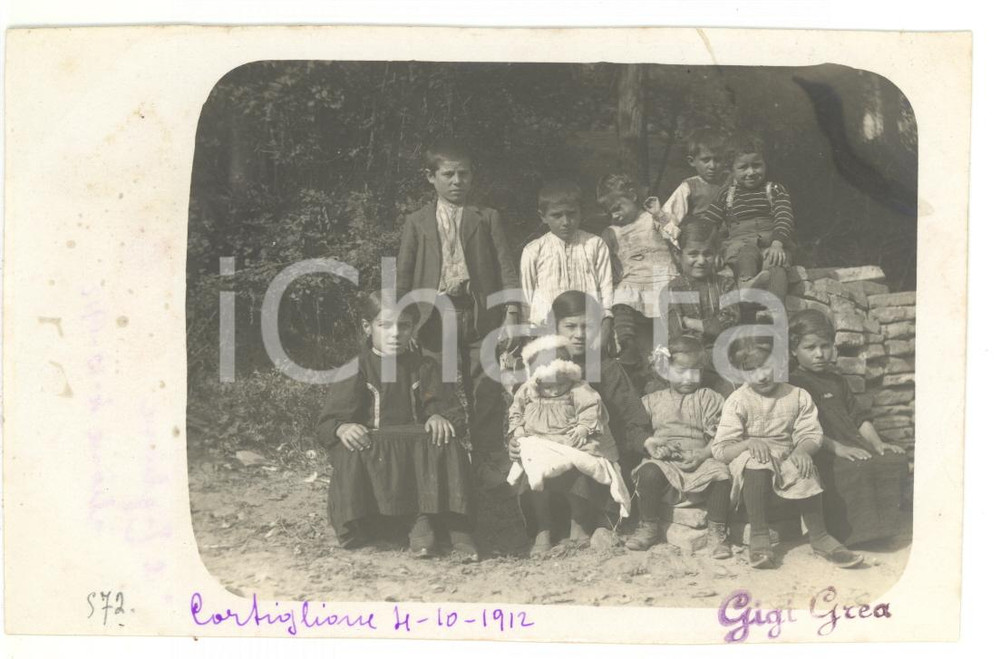 1912 CORTIGLIONE (AT) Gruppo di bambini in giardino *Fotocartolina VINTAGE