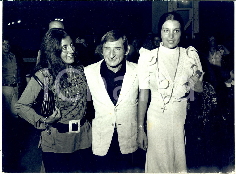 Fotografia d epoca originale 1970 ca COSTUME ITALIA Renato RASCEL e Giuditta SALTARINI a una serata Foto 1