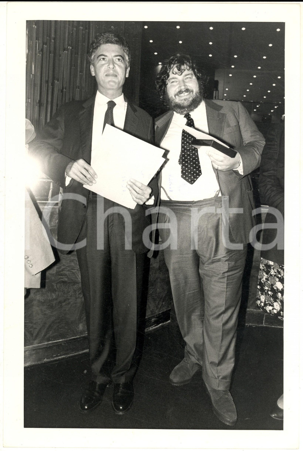 1990 ca ITALIA POLITICA Claudio MARTELLI e il giornalista Giuliano FERRARA *Foto Fotografia di agenzia. CONDIZIONI: GFORMATO: 20x30 cm    originale e autentica 1
