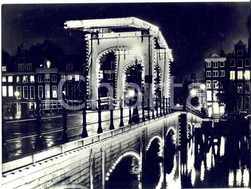 1975 ca AMSTERDAM Veduta di un ponte illuminato - Foto artistica 23x17 cm