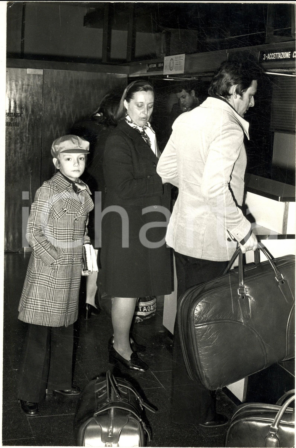 1975 ca GOSSIP MILANO Gianluca GUIDI bambino in viaggio (3) *Foto 20x30 cm